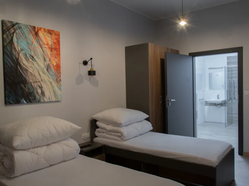 Pokój z łazienką – noclegi Gościnna Trzynastka, Pajęczno